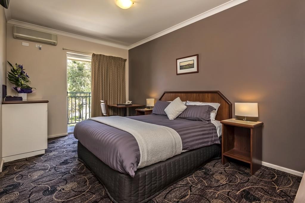 Quality Hotel Bayswater Perth Ngoại thất bức ảnh